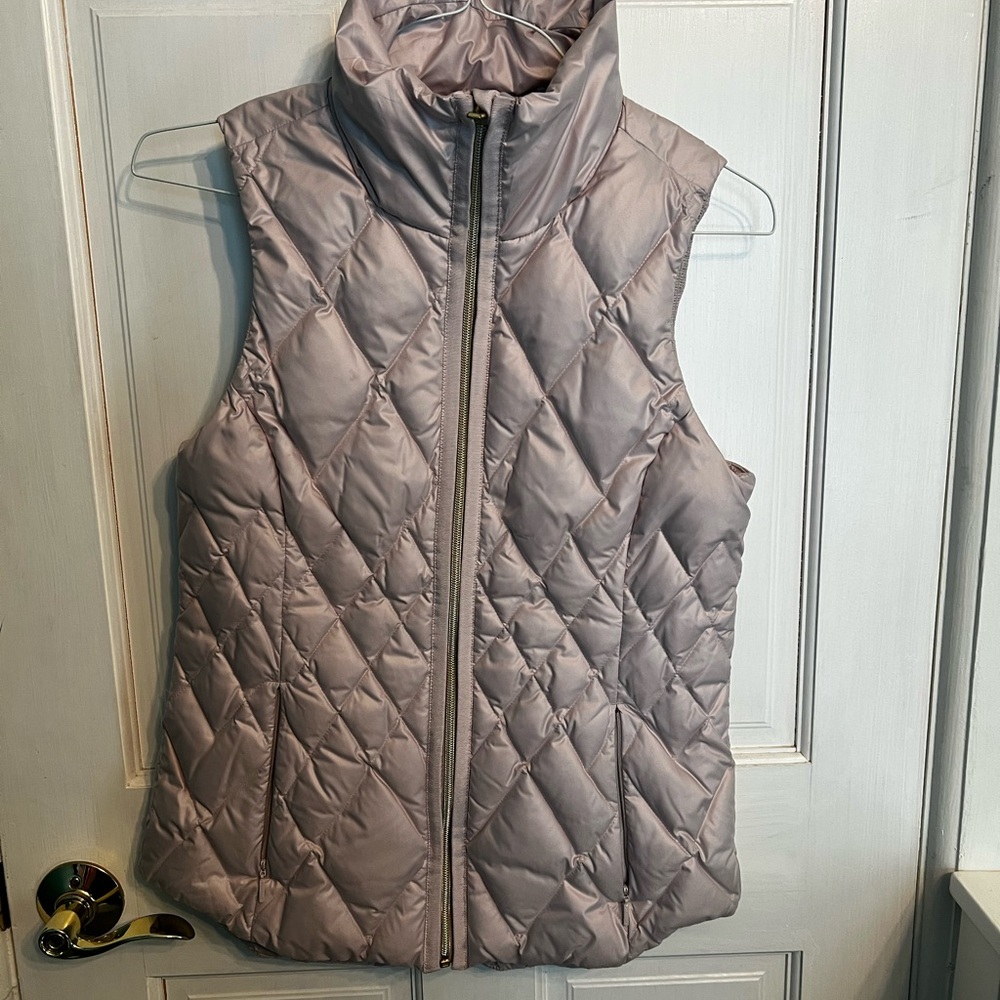 Athleta light pink puffer vest